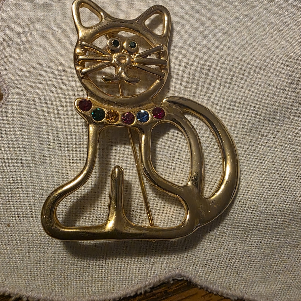 Goldtone Cat Brooch with Multicolor Rhinestones